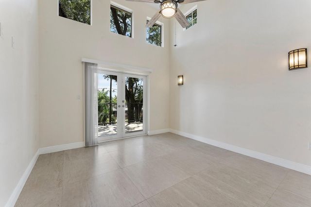 921 SW 17th St, Fort Lauderdale, FL 33315
