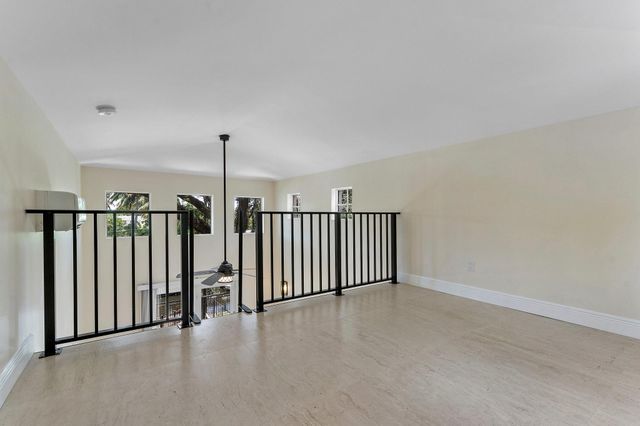 921 SW 17th St, Fort Lauderdale, FL 33315