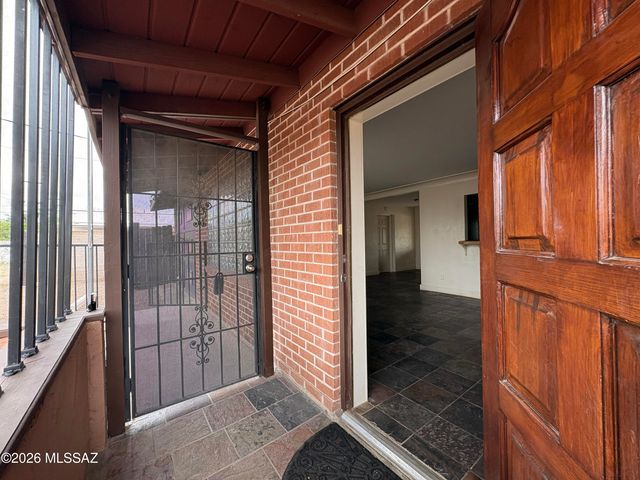 6060 E 2nd Street, Tucson, AZ 85711