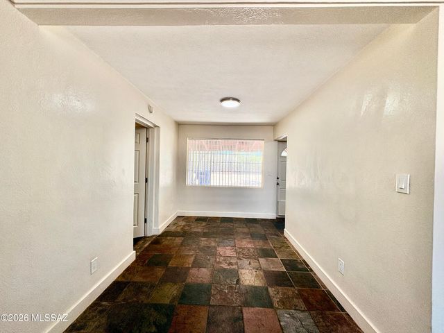 6060 E 2nd Street, Tucson, AZ 85711