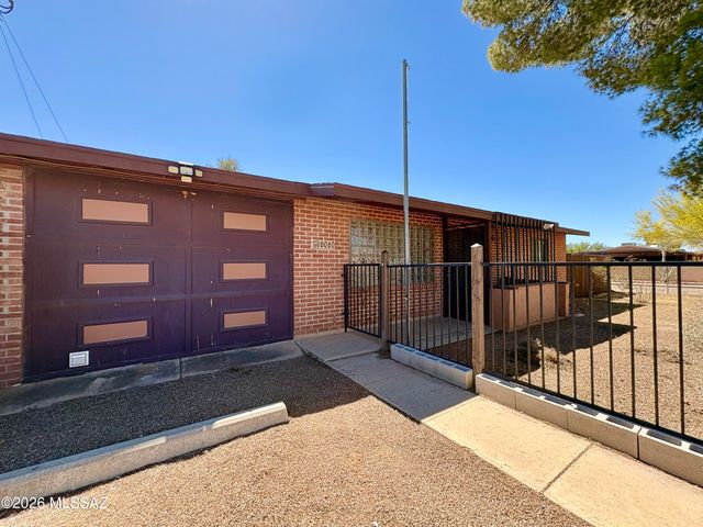6060 E 2nd Street, Tucson, AZ 85711