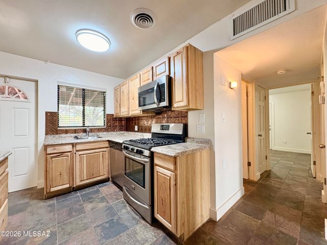 6060 E 2nd Street, Tucson, AZ 85711