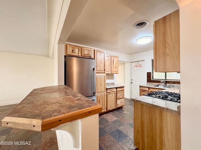 6060 E 2nd Street, Tucson, AZ 85711