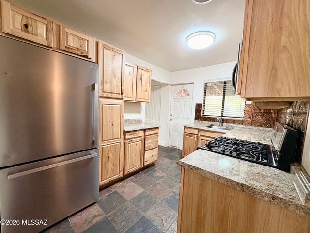 6060 E 2nd Street, Tucson, AZ 85711