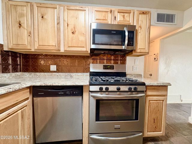 6060 E 2nd Street, Tucson, AZ 85711