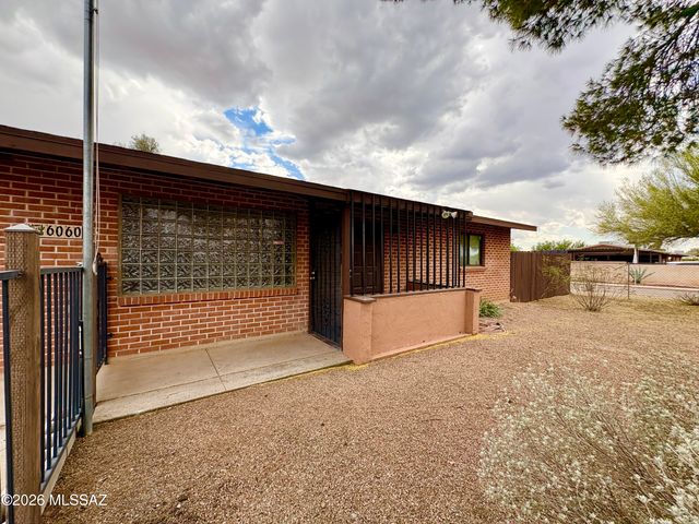 6060 E 2nd Street, Tucson, AZ 85711
