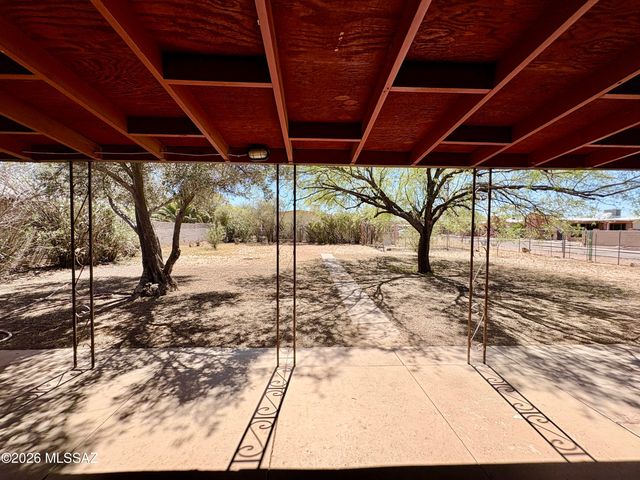 6060 E 2nd Street, Tucson, AZ 85711