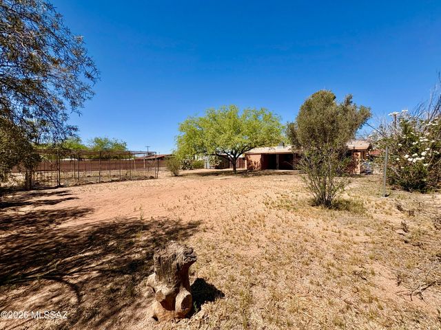 6060 E 2nd Street, Tucson, AZ 85711