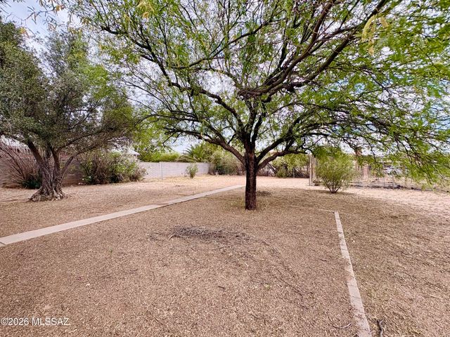 6060 E 2nd Street, Tucson, AZ 85711