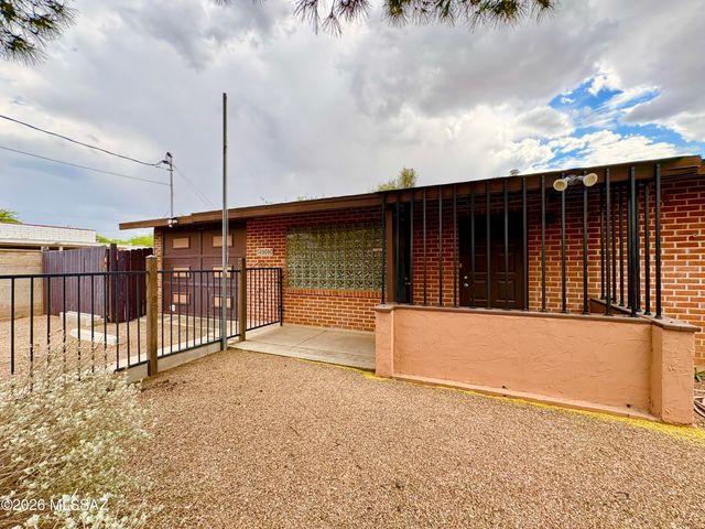 6060 E 2nd Street, Tucson, AZ 85711