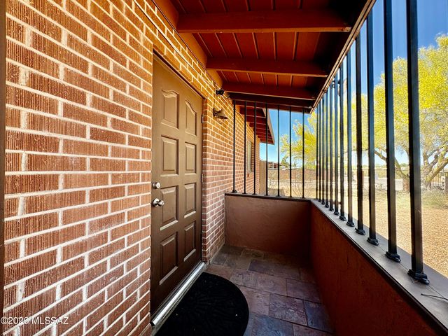 6060 E 2nd Street, Tucson, AZ 85711