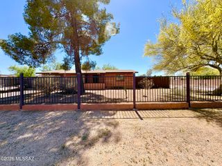 6060 E 2nd Street, Tucson, AZ 85711
