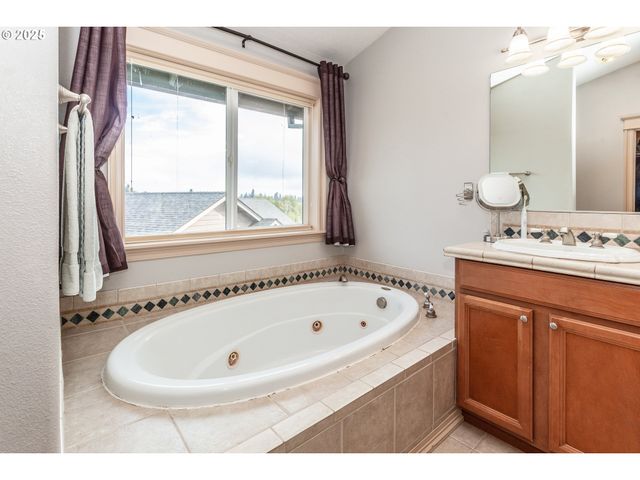 33102 FELISHA Way, Scappoose, OR 97056