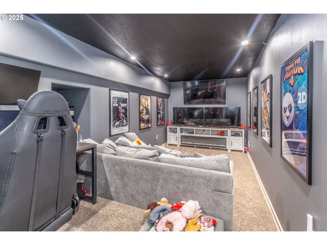 33102 FELISHA Way, Scappoose, OR 97056