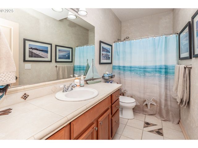 33102 FELISHA Way, Scappoose, OR 97056