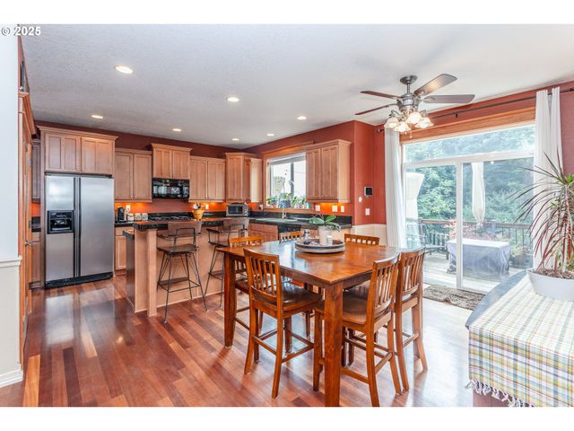 33102 FELISHA Way, Scappoose, OR 97056