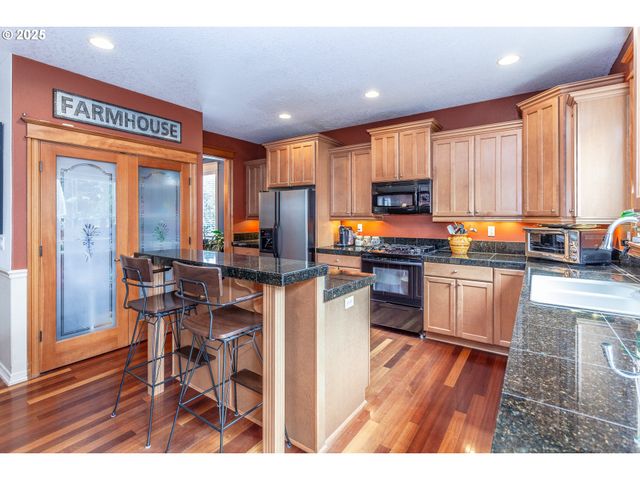 33102 FELISHA Way, Scappoose, OR 97056