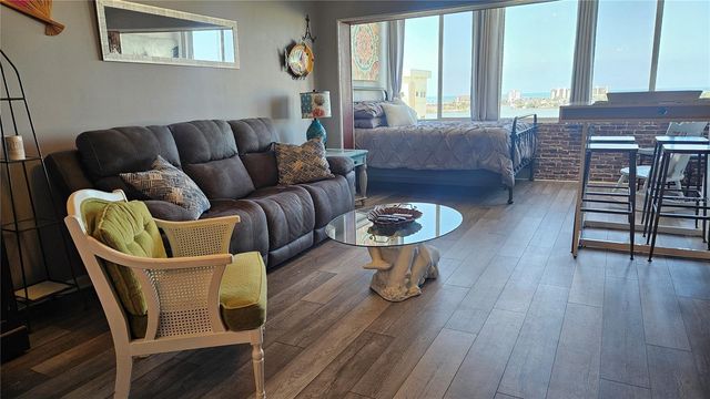 4575 COVE CIRCLE 1105, St Petersburg, FL 33708