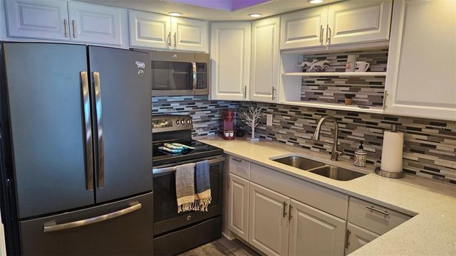 4575 COVE CIRCLE 1105, St Petersburg, FL 33708