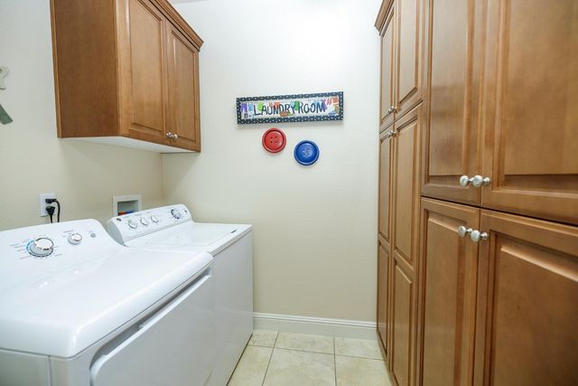 251 Fay Ct, Oakdale, CA 95361
