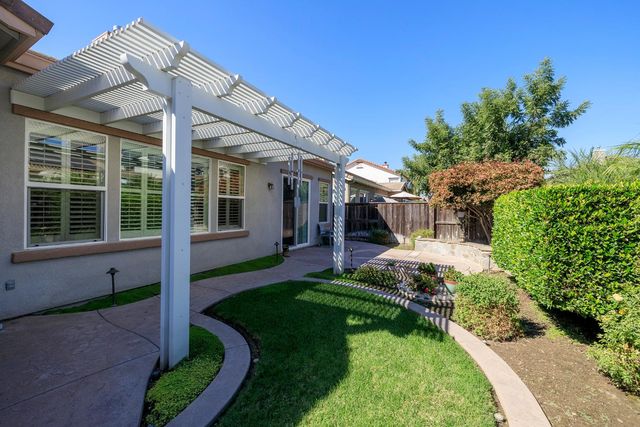251 Fay Ct, Oakdale, CA 95361