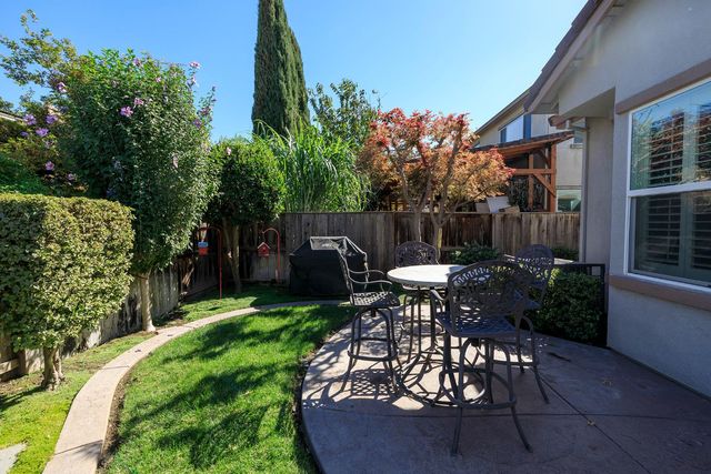 251 Fay Ct, Oakdale, CA 95361