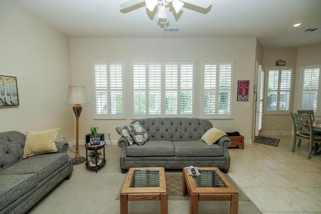 251 Fay Ct, Oakdale, CA 95361