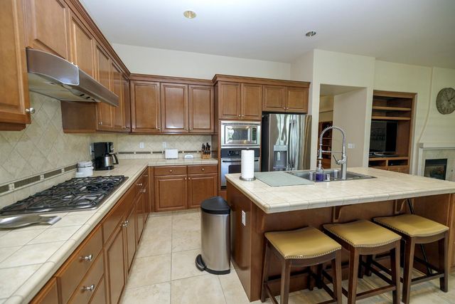 251 Fay Ct, Oakdale, CA 95361