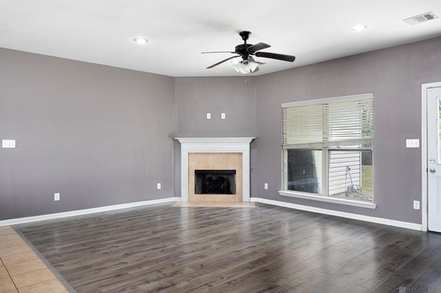 23288 Conifer Dr, Denham Springs, LA 70726