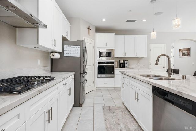 2124 Cortner Street, Hanford, CA 93230