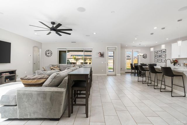 2124 Cortner Street, Hanford, CA 93230