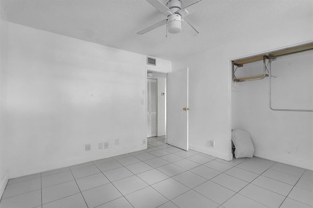 5860 NW 44th Street 111, Lauderhill, FL 33319