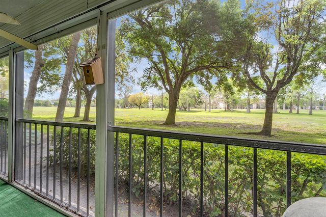 5860 NW 44th Street 111, Lauderhill, FL 33319