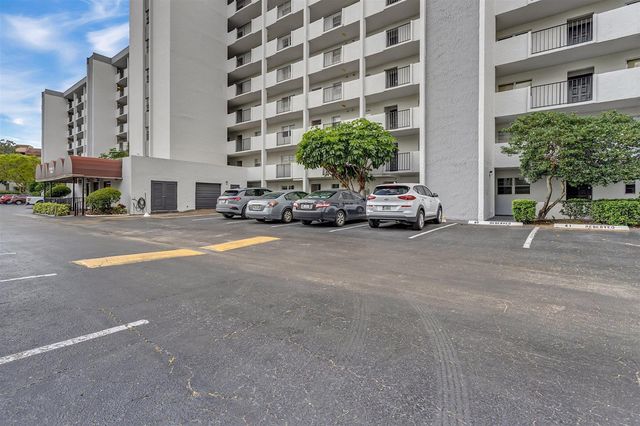 5860 NW 44th Street 111, Lauderhill, FL 33319