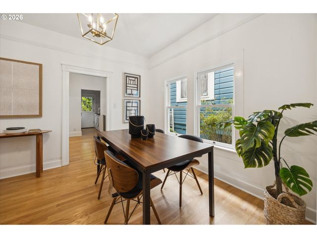 3218 S WATER Ave, Portland, OR 97239