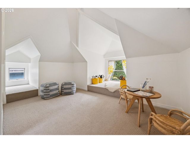 3218 S WATER Ave, Portland, OR 97239