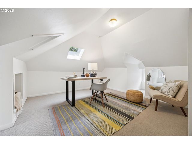 3218 S WATER Ave, Portland, OR 97239
