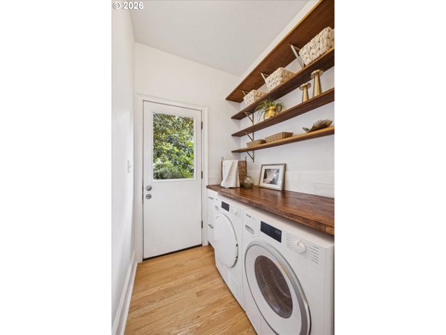3218 S WATER Ave, Portland, OR 97239