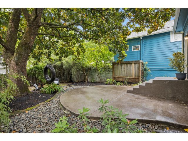 3218 S WATER Ave, Portland, OR 97239