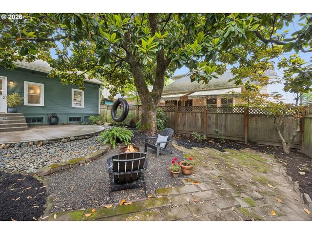 3218 S WATER Ave, Portland, OR 97239