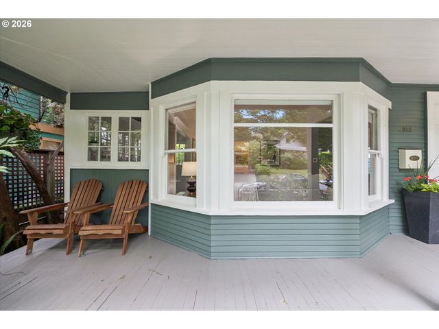 3218 S WATER Ave, Portland, OR 97239