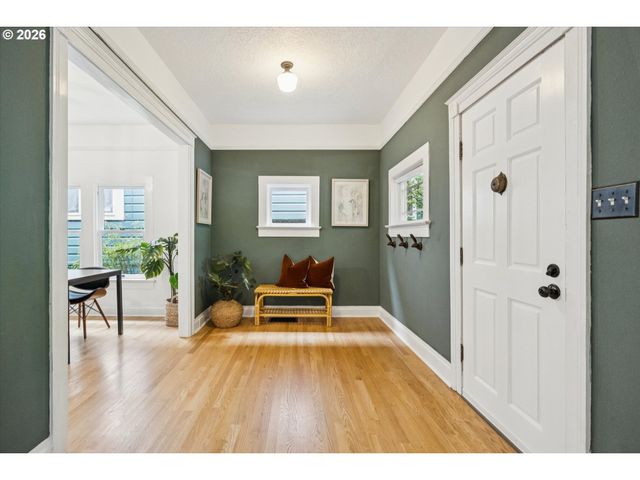 3218 S WATER Ave, Portland, OR 97239