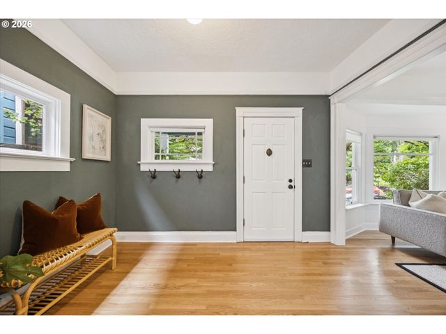 3218 S WATER Ave, Portland, OR 97239
