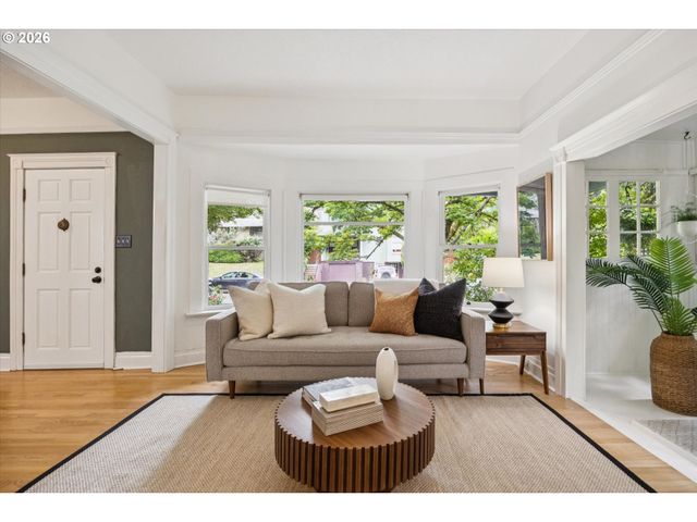 3218 S WATER Ave, Portland, OR 97239