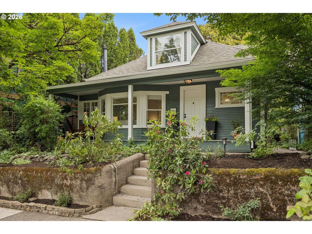 3218 S WATER Ave, Portland, OR 97239
