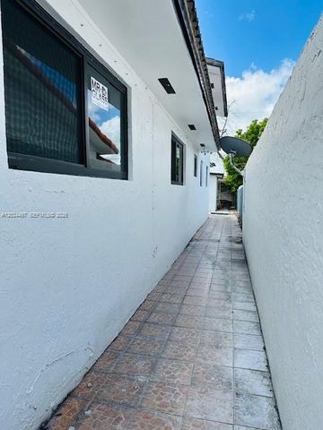 11870 SW 5th Street B, Miami, FL 33184