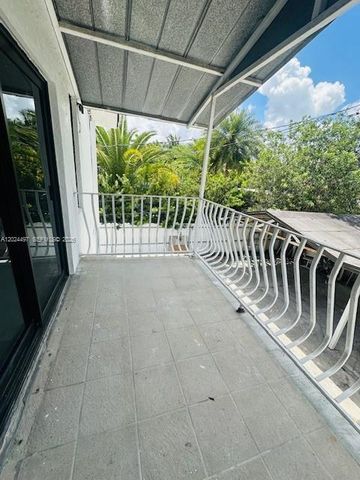 11870 SW 5th Street B, Miami, FL 33184