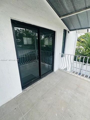 11870 SW 5th Street B, Miami, FL 33184