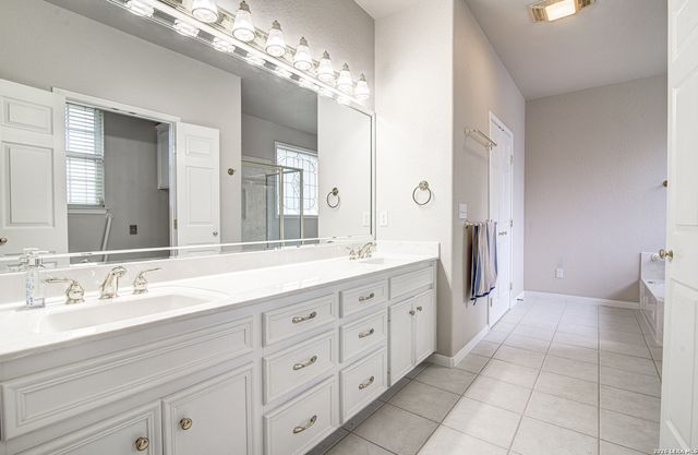 516 JO LYNN LN, New Braunfels, TX 78130