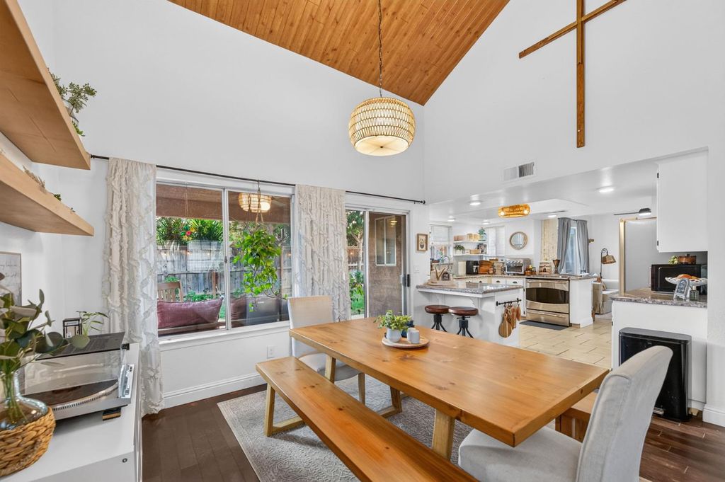 Image 11 of property listing at 9365 N Archie Avenue, Fresno, CA 93720